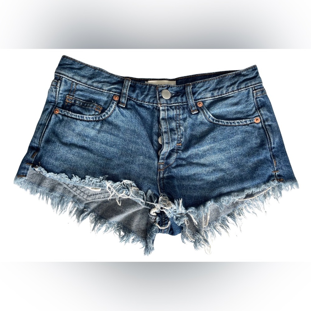 We The Free Distressed Denim Cutoff Shorts Frayed Hem Size 24